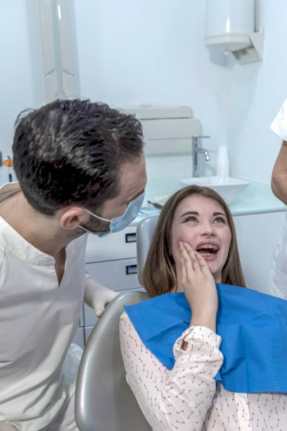 Best Holiday Emergency Dentist in Shorewood Forest, IN